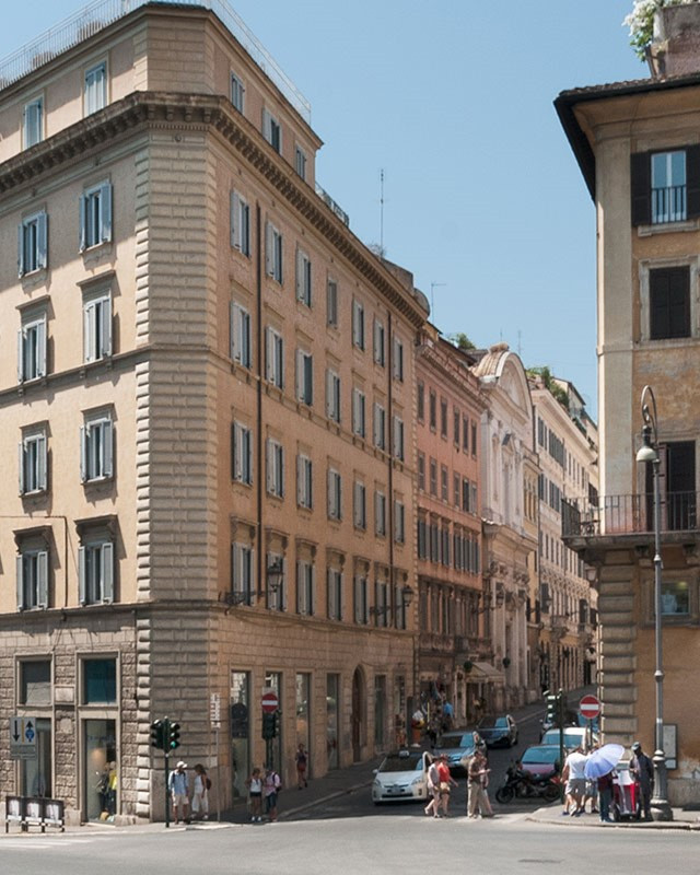 Prime location in rome boutique hotel Stendhal Luxury Suites 